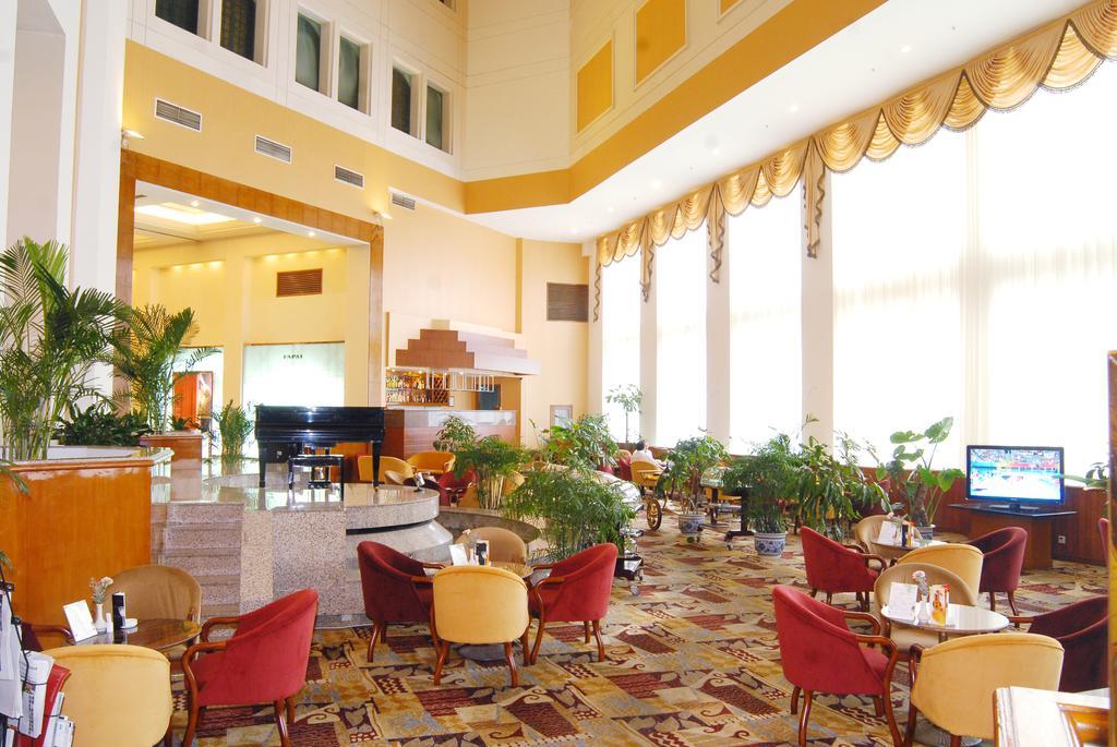 Yinhe Dynasty Hotel 成都 エクステリア 写真