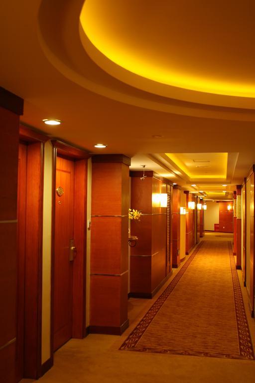 Yinhe Dynasty Hotel 成都 エクステリア 写真